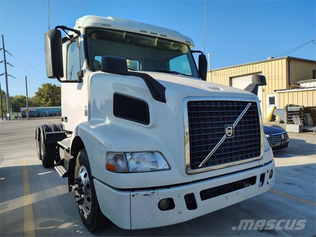 Volvo VNM64T200 트랙터 유닛