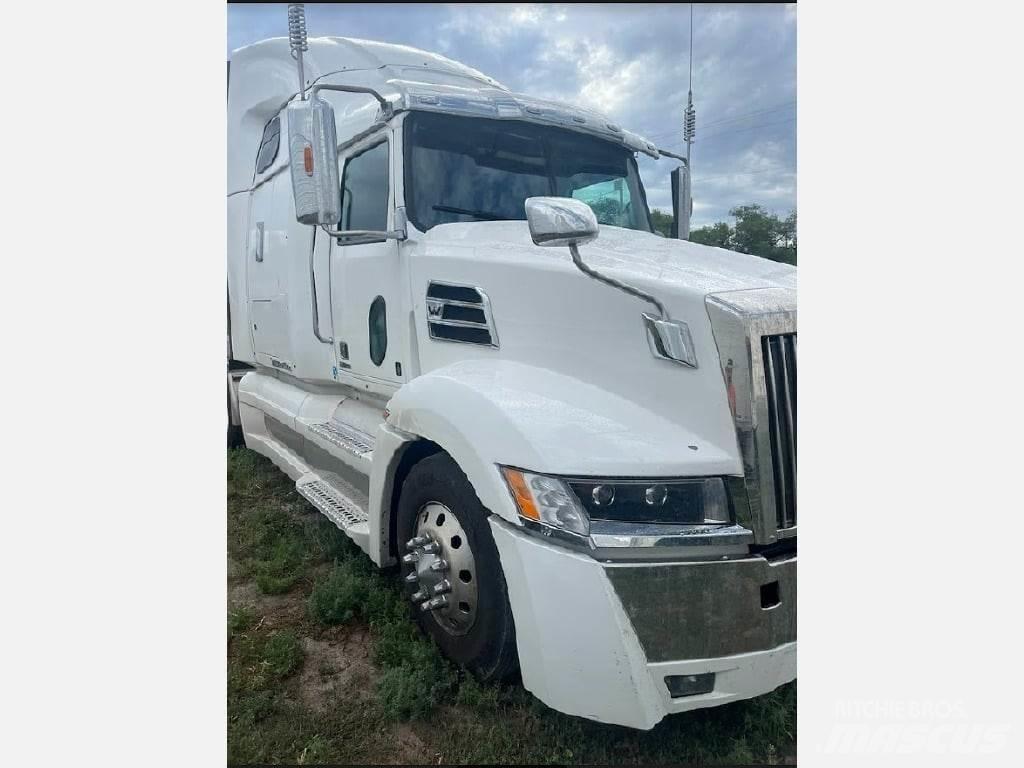 Western Star 5700XE 트랙터 유닛