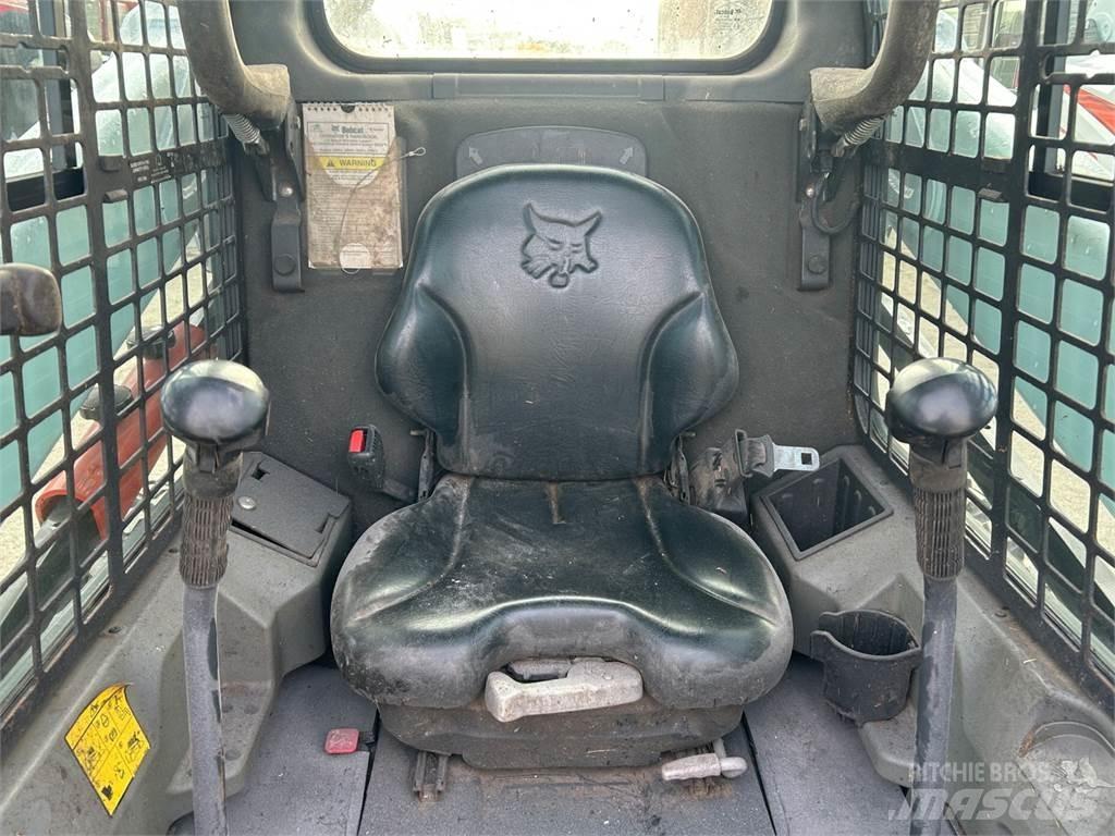 Bobcat S530  스키드로더