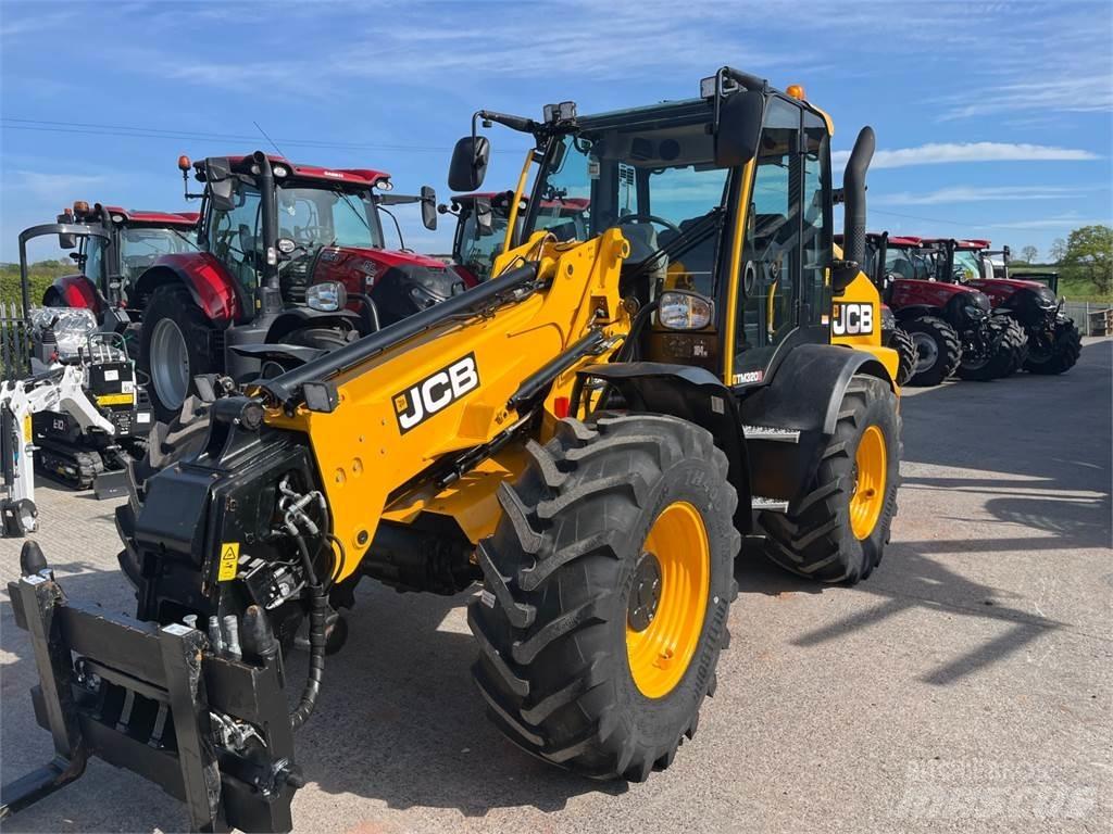 JCB TM320S 텔러 핸들러