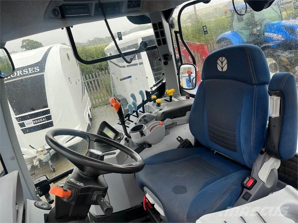 New Holland T7.210 트랙터