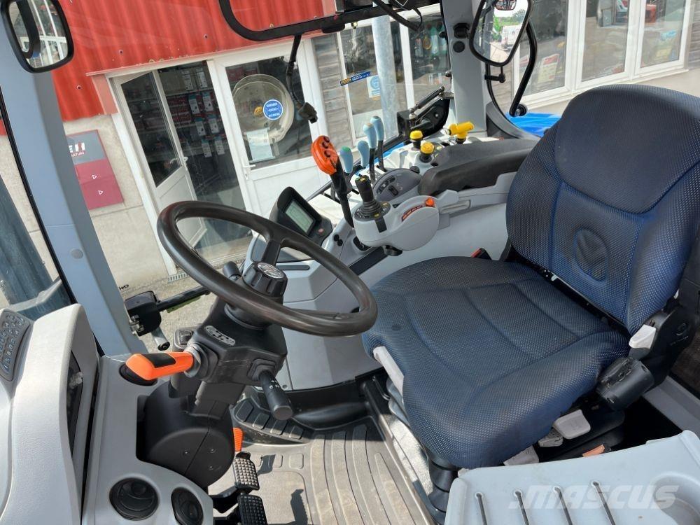 New Holland T7.210 트랙터