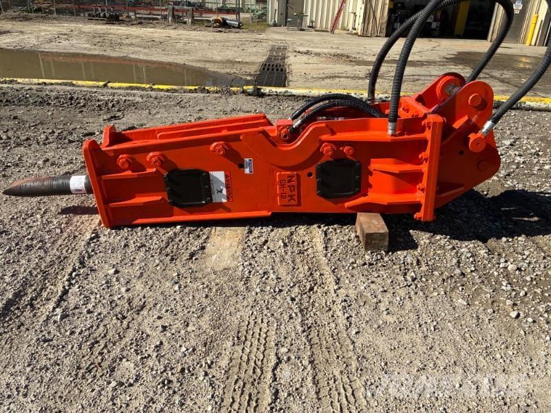 NPK GH12 브레이커