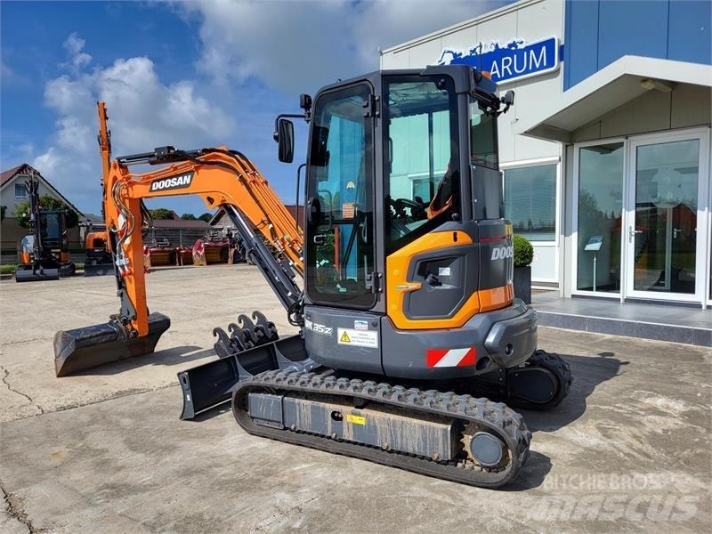 Develon DX35z-7 소형 굴삭기 7톤 미만