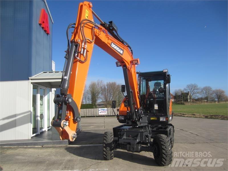 Develon DX57W-7 소형 굴삭기 7톤 미만