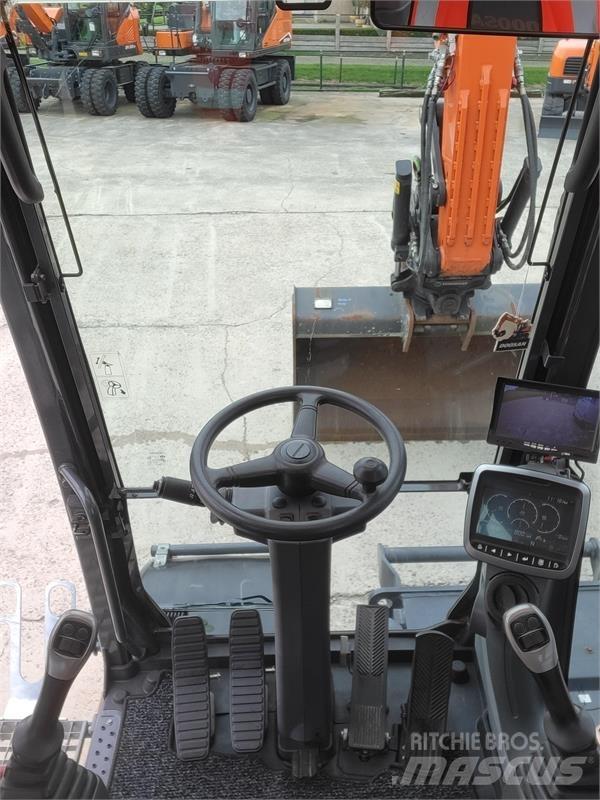 Doosan DX140W-5  휠 굴삭기
