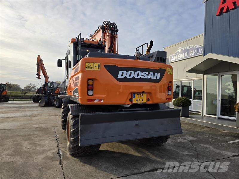 Doosan DX160W-5  휠 굴삭기