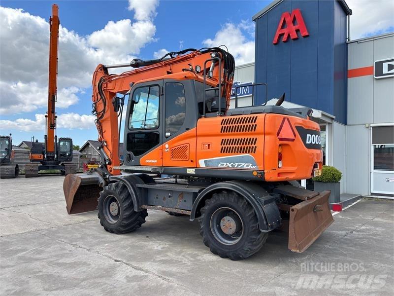 Doosan DX170W-5  휠 굴삭기