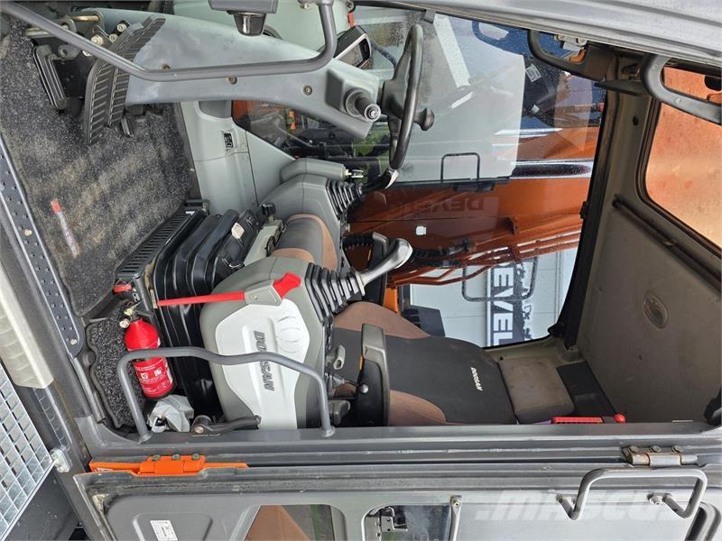 Doosan DX170W-5  휠 굴삭기