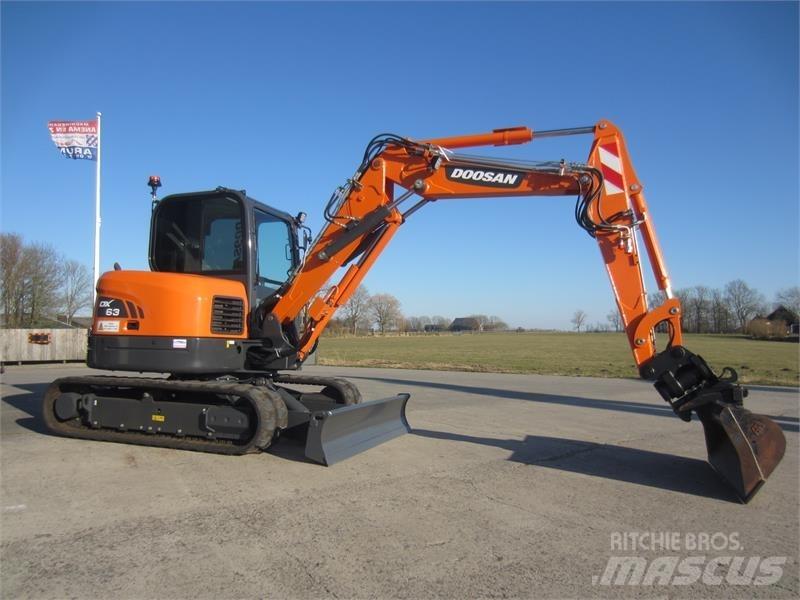 Doosan DX63-3 소형 굴삭기 7톤 미만