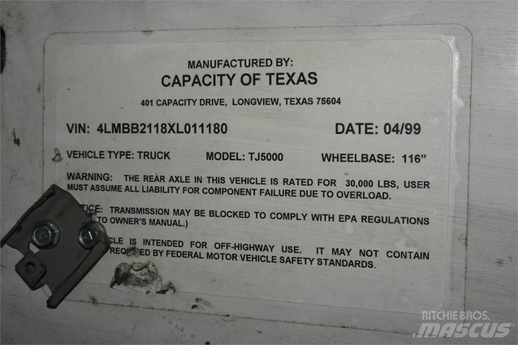 Capacity TJ5000 터미널 트랙터