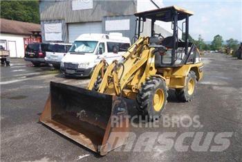 CAT 902  휠로우더