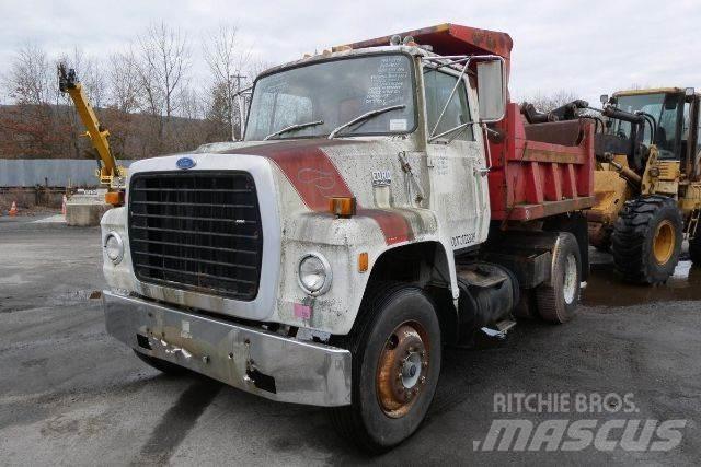 Ford 9000 덤프 트럭