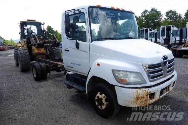 Hino 145 새시 운전실 트럭