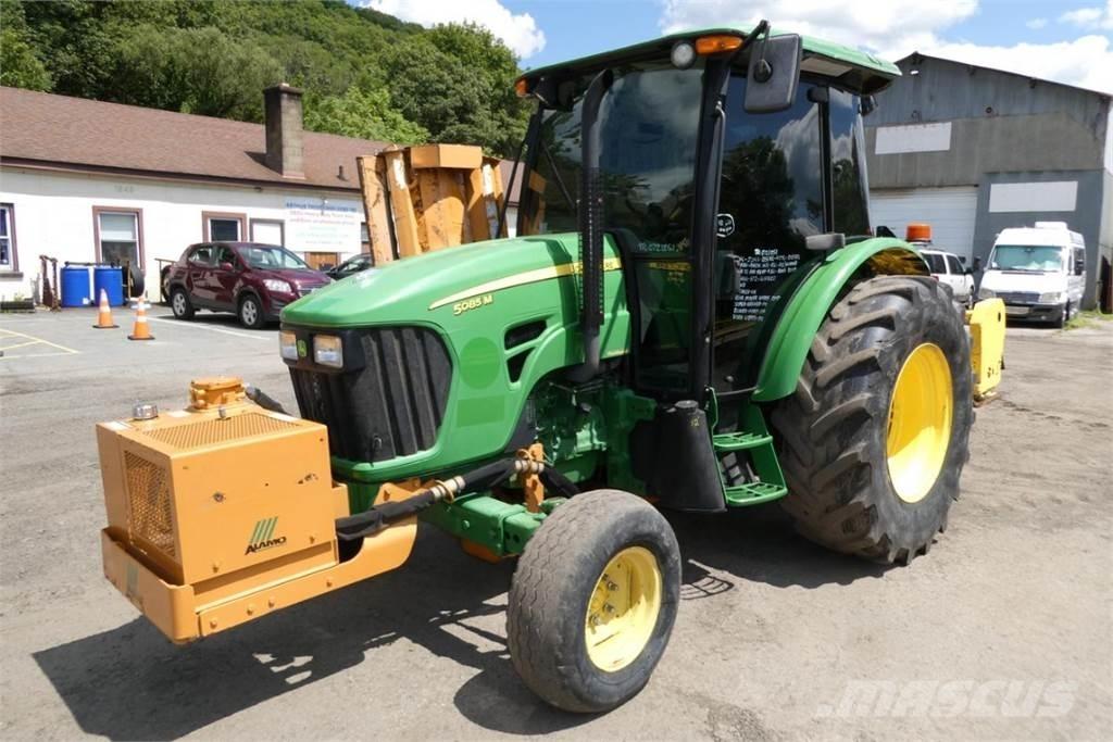 John Deere 5085M 트랙터