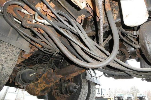 Mack CV712 덤프 트럭