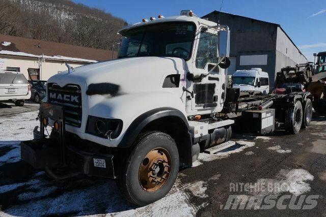 Mack CV713 새시 운전실 트럭