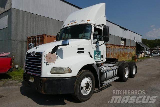 Mack CXN613 새시 운전실 트럭