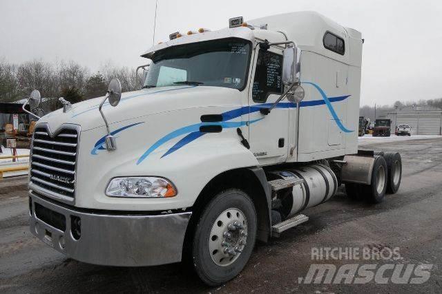 Mack CXU613 트랙터 유닛