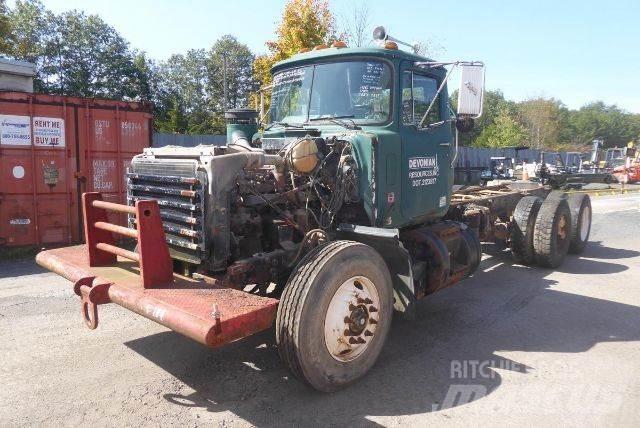 Mack RD688S 새시 운전실 트럭