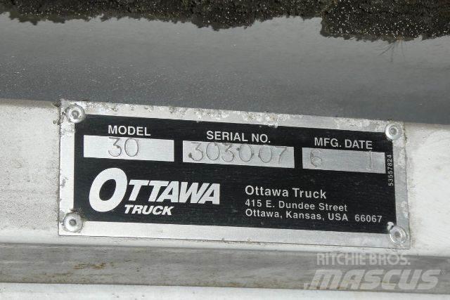 Ottawa 30 터미널 트랙터