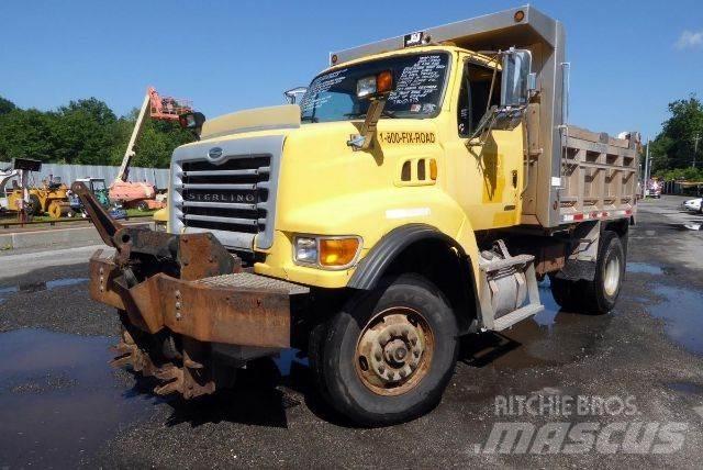 Sterling L8500 덤프 트럭