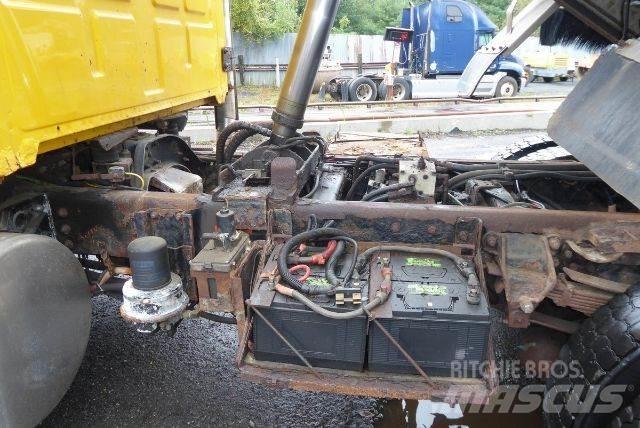 Sterling L8500 덤프 트럭