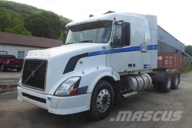 Volvo VNL64T 트랙터 유닛