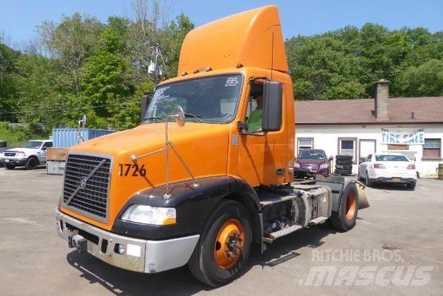 Volvo VNM42T 새시 운전실 트럭