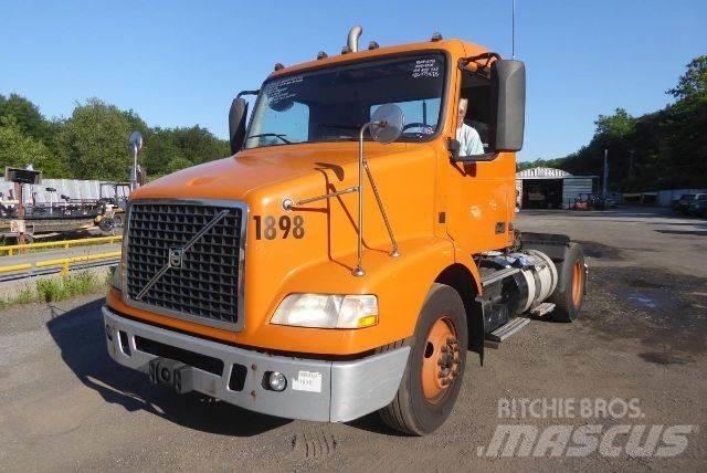 Volvo VNM42T 새시 운전실 트럭