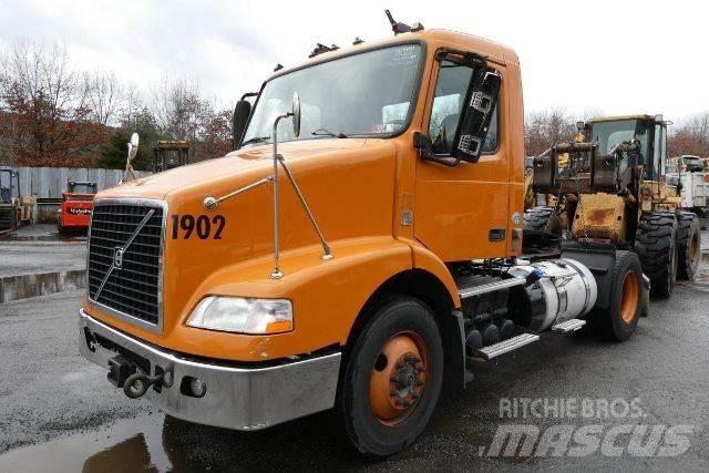 Volvo VNM42T 새시 운전실 트럭