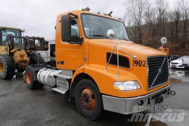 Volvo VNM42T 새시 운전실 트럭