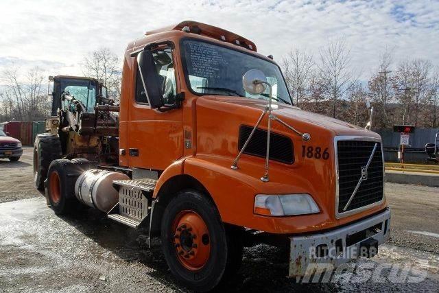 Volvo VNM42T 새시 운전실 트럭