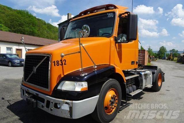 Volvo VNM42T 새시 운전실 트럭
