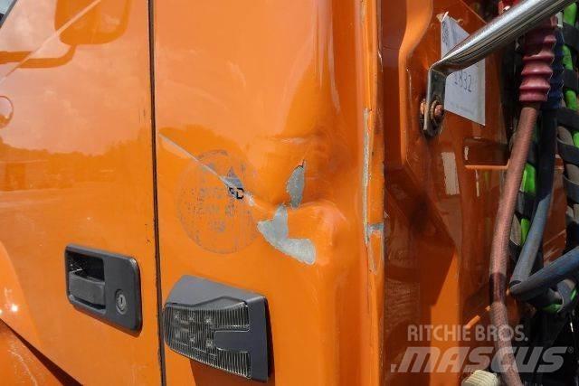 Volvo VNM42T 새시 운전실 트럭