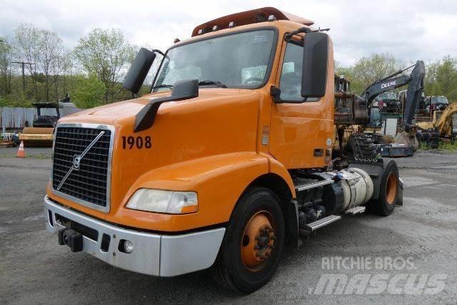 Volvo VNM42T 새시 운전실 트럭
