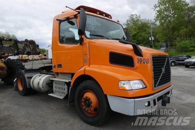 Volvo VNM42T 새시 운전실 트럭