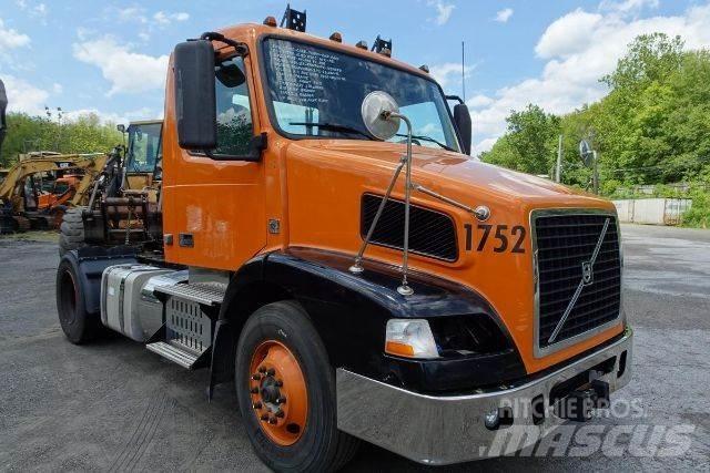 Volvo VNM42T 새시 운전실 트럭