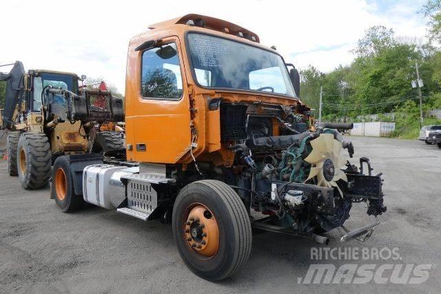 Volvo VNM42T 새시 운전실 트럭
