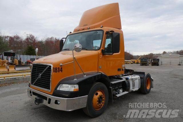 Volvo VNM42T 새시 운전실 트럭