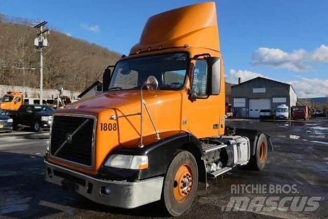 Volvo VNM42T 새시 운전실 트럭