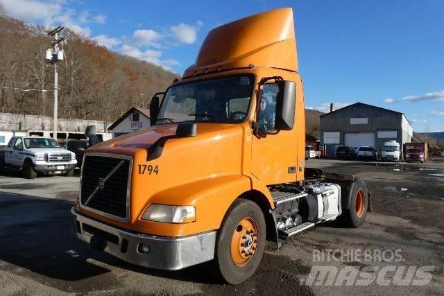 Volvo VNM42T 새시 운전실 트럭