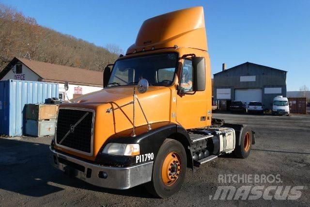 Volvo VNM42T 새시 운전실 트럭