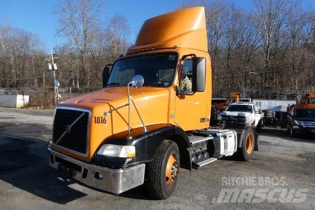 Volvo VNM42T 새시 운전실 트럭
