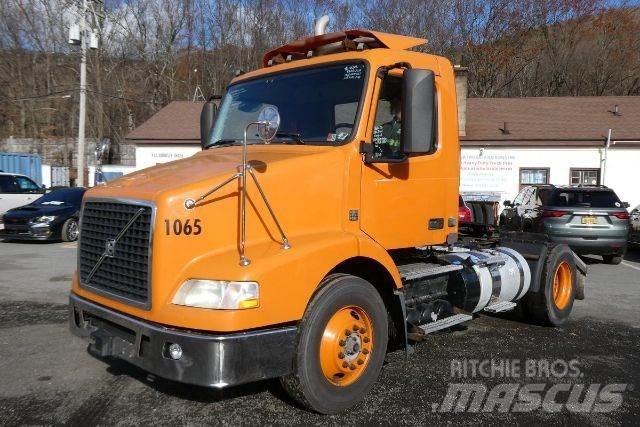 Volvo VNM42T 새시 운전실 트럭