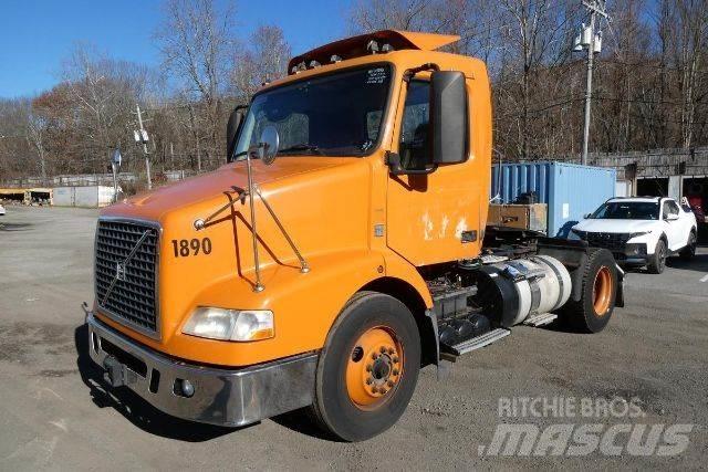Volvo VNM42T 새시 운전실 트럭