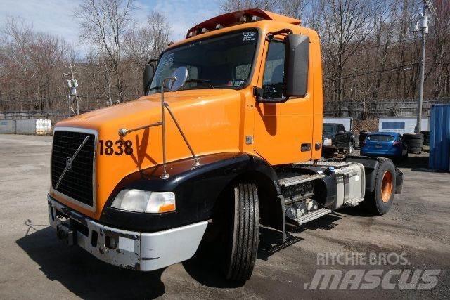 Volvo VNM42T 새시 운전실 트럭