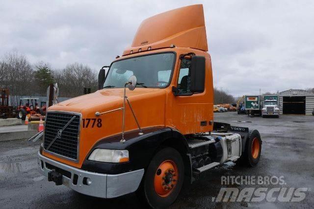 Volvo VNM42T 새시 운전실 트럭