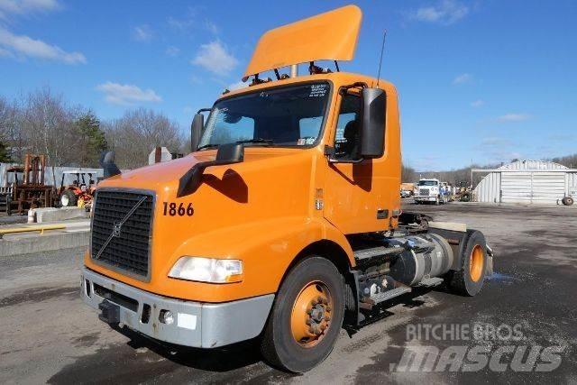 Volvo VNM42T 새시 운전실 트럭
