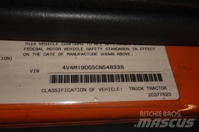 Volvo VNM42T 새시 운전실 트럭
